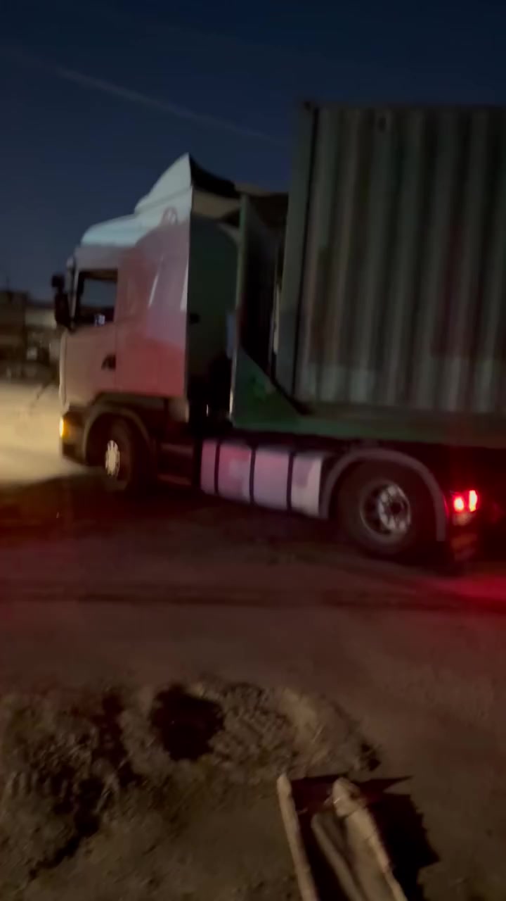 تم بعون الله اليوم تم وصول 3 حاويات محركات كراون ملكة ماجستا شاهينه في في تي اي  مجمع زيد عاشور 
بلوك الثالث ***********
