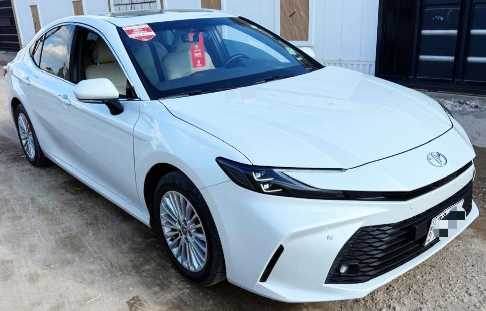 كامري 2025 بانزين ساز  مكفوله ماشيه 46 الف كتاب تضليل رقمها أربيل سعرها دفترين و75 ورقه عنواني الأنبار  رقم تلفوني ***********
