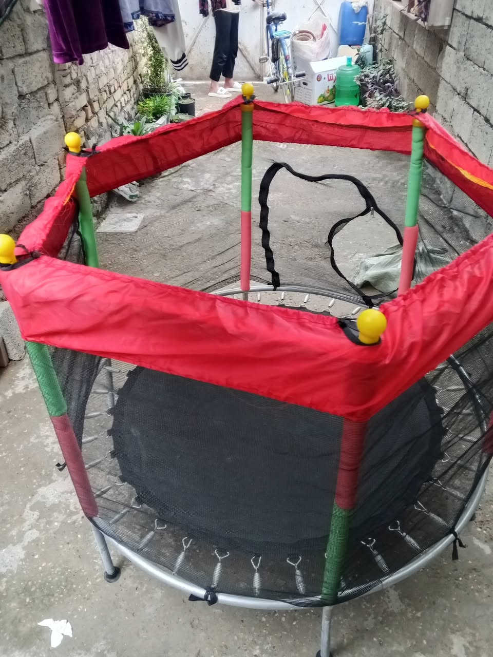 السلام عليكم
اطرمبلين حجم وصط كلش نضيف سبرنك قوي يتحمل 80كيلو استعمال شهر واحد سعرا 75 بي مجال لشراي هوا سعرا اغلا بس اني محتاج او اريد ابيعه 
عنواني ديالى التحرير شارع 40 
رقمي ***********
