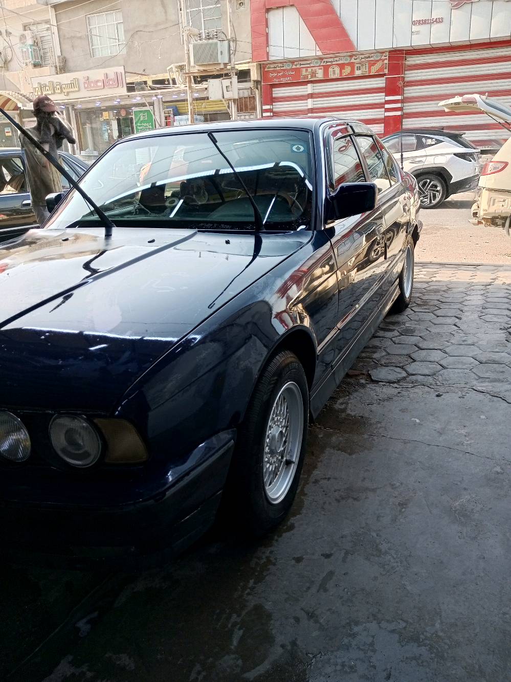 للبيع بي ام دبليو جديده رقم نينوى نكليزي بسمي سياره ستوني شادلها مكينه مفتوح اريد مراوس أو بيع حسب القناعه 