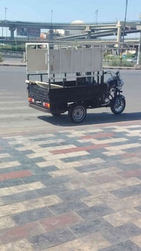 مستعجل • توكتوك • واتساب