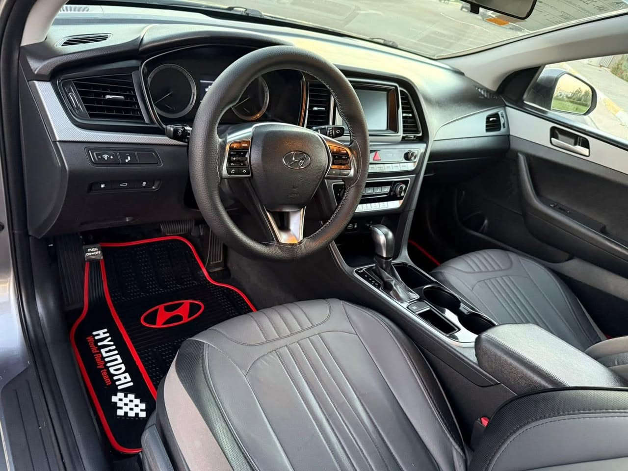 سوناتا 2018
وارد امريكي السيارة كلين بدون حادث 
محرك 2400GDI
السعر 150 
الشراي يتواصل واتساب 
***********
مكان السيارة صلاح الدين
