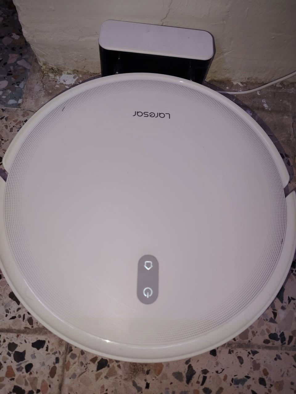 السلام عليكم مكنسة روبوت شغالة وع الفحص واصلية ماركة laresmart  وبيها خزانين واحد كنس والثاني مسح وشطف للبيع مكاني بغداد الغزالية شارع البدالة رقمي *********** ماعندي توصيل سعرها 100الف قفل  واي سؤال موجود ع الخاص
