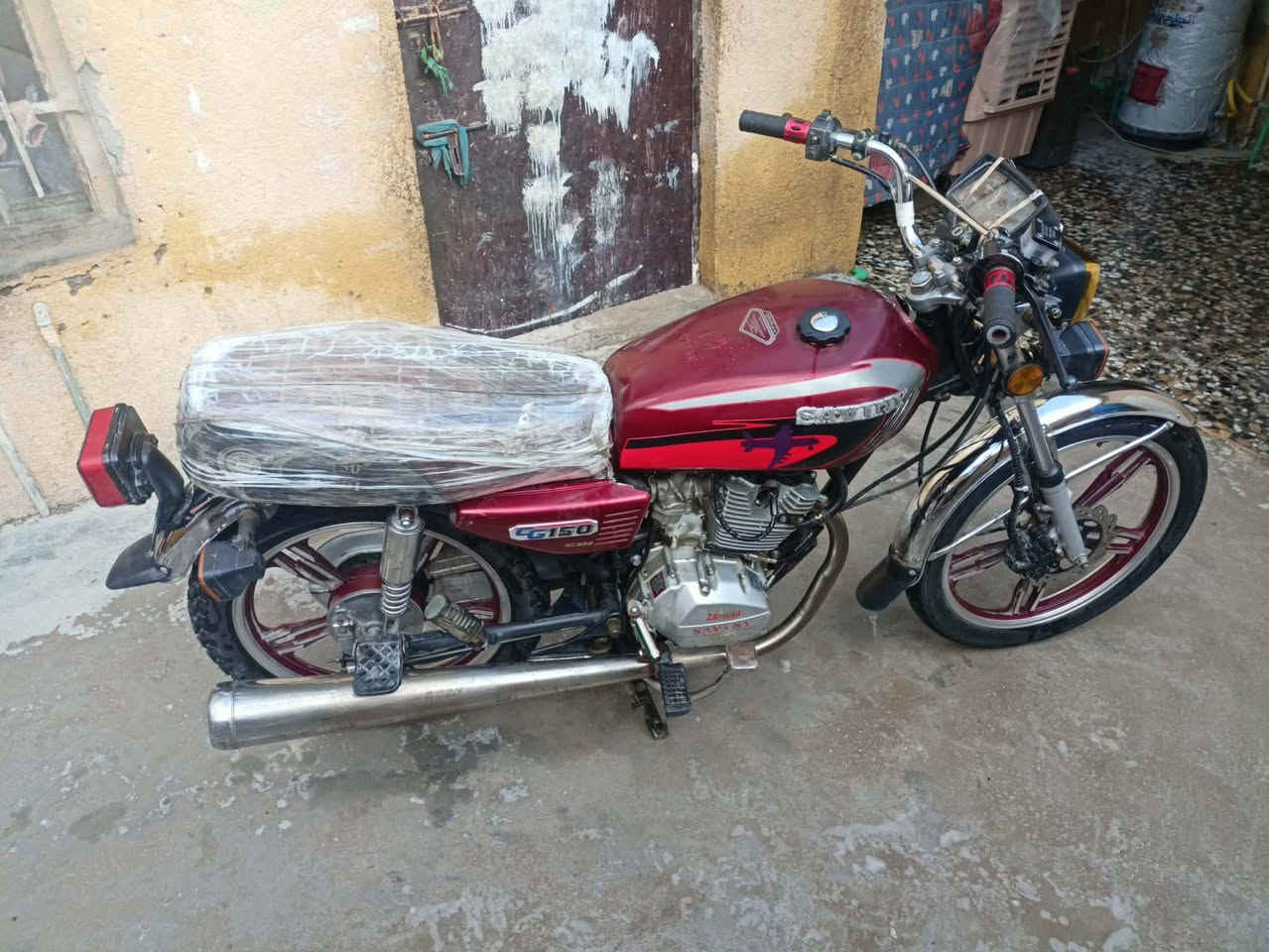 دراجه سيفان موديل 2021 دراجه كامله من كلشي بس بيها خيط تبخير أوراقها ضايئعا اكفلها عشائار وقانون سعر دراجه 400وبيها مجال بسيط *********** العنوان زعفرانيه
