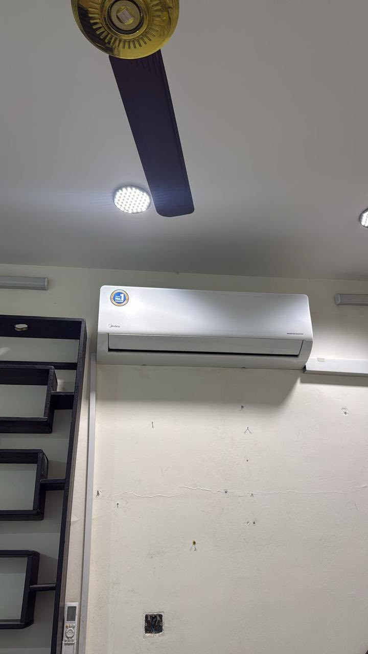 السلام عليكم سبالت واحد الجي طنين واحد ميديا هم طنين  ثنينهم انفيرتر مكفولات من كلشي بعدهن جديدات تجي تشوف على عينك تقتنع يلا تاخذ عنواني بغداد البنوك حي سومر شارع المدارس للأستفسار *********** بي واتساب ومتوفر بأي وقت وخادم للجميع 🌹🌹
