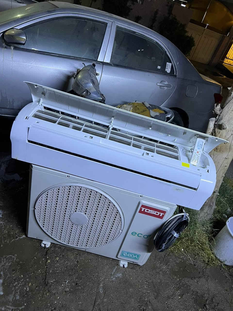 السلام وعليكم اخوان للبيع سبلت توسوت طنين وثلث 
نضافه95/100 تبريده ثلج ❄️☃️🧊+تدفئه ملغيه فقط 
كامل مكمل جيب وشد بواري جدد ريمونت وايرات اخوان 
 الجهاز رديتراته صفر  موس 
غازه مقفول كامل مغسول وجاهز 410 غازه 
بعد معروف التوسوت بتبريده ودفعه القوي جاهز بس عليك تشده  موديل 2022 الشهر 4
السعر 450 وبي مجال بسيط 
اخوان السبلت مو انفيرتر عادي ايكو
شارع فلسطين ***********
