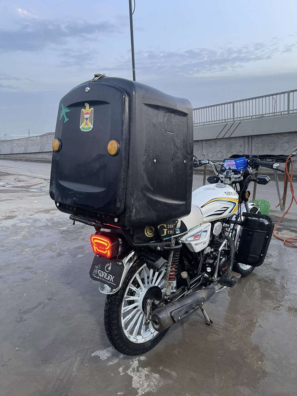 سلام عليكم يراني سونك 25 نضيفه كلش وماعوزها اي شي سعر 850 مكاني بغداد بسمايه أوراق كامله 
***********
