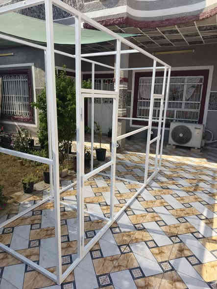 السلام عليكم متاح قفص حديد للبيع شغل درجة اولى تسكام مو سوكي الطول ٣ متر والارتفاع ٢ متر والعرض ١ متر سعره ١٥٠ ألف وبي شويه مجال العنوان الحله ابي غرق حي الشرطة اتصال ***********
