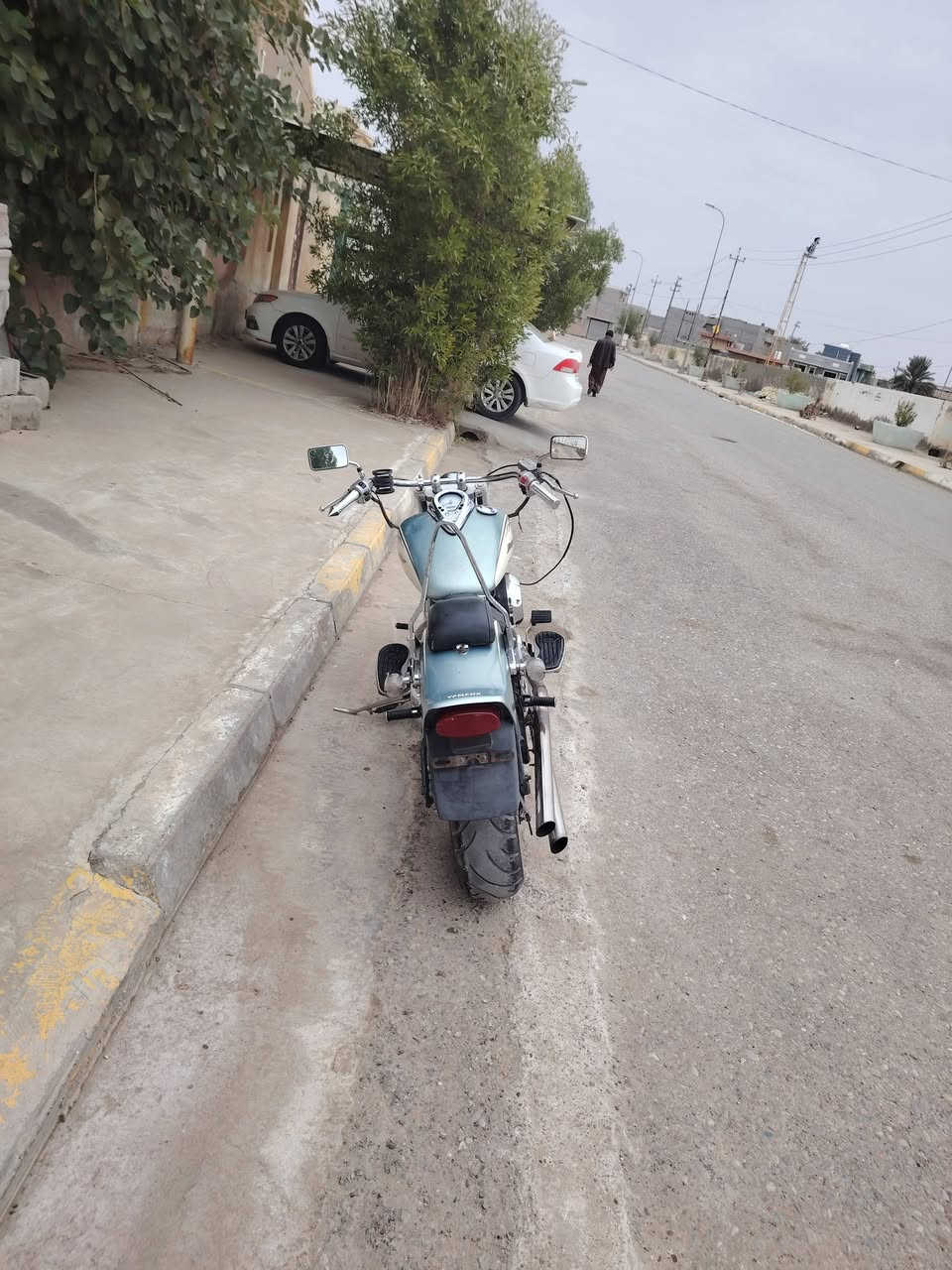 السلام عليكم ورحمة الله  دراك ستار 400 سكيورتي 
رقم ديالى موديل 2007 بل سنوية  98 لو اخضر غير محدد سعر الدراجه بدون عملة 15 متوفر توصيل 
***********
