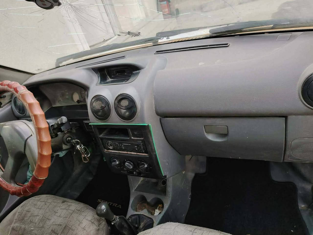 السلام عليكم سايبه موديل 12 للبيع ابيع كوم حديد مكاتبه فقط اتعهد من السرقه والطلب العشائري السعر 12وراقه وبيها مجال بسيط للشراي سياره جاهزه كير محرك كشر خير من الله ***********
