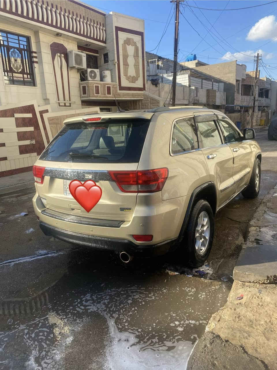 جيب 2011 للبيع او المراوس نص فول كشنات جلد بصمة تشغيل وابواب كير مكينة صدر تبريد كله جديد السعر 135  للاستفسار هاتف *********** مكان السيارة بغداد
