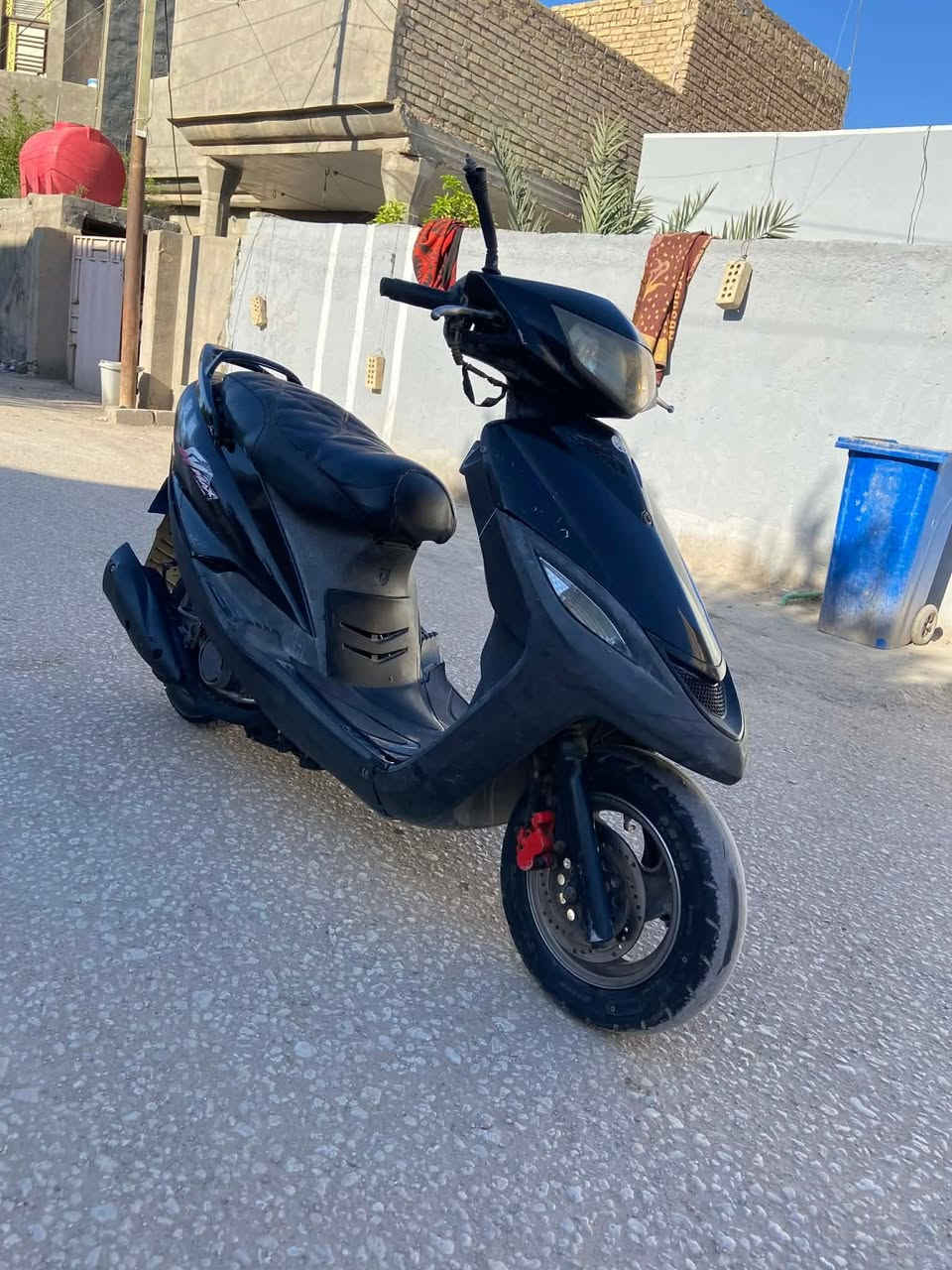 السلام عليكم بيع دراجه ماكس ثعلب دراجه كلش نضيفه ختم واحد دراجه كامله مكمله دبلات ابريكات كهربائيات زوج تايرات جدد  نقص باترب والكابريتر ضعيفه
السعر 500وبيها مجال

مكاني بابل محاويل 
الستفسار على الخاص


**إذا كنت صاحب هذا الإعلان وتريد حذفه لأي سبب، رجاءا أرسل رسالة إلى الدعم الفني**