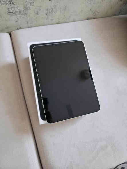 للبيع ايباد 11 برو M4  ..2025 
ذاكره 256 
استخدام لغرض الدراسه لمدة 4 اشهر فقط 
البطاريه 100 % 
عدد مرات الشحن 33 
ملحقات كامله 
وياه هدية لزكة وحافظه 
السعر مليون و100 وبي مجال 
الجهاز اخو الجديد
***********
