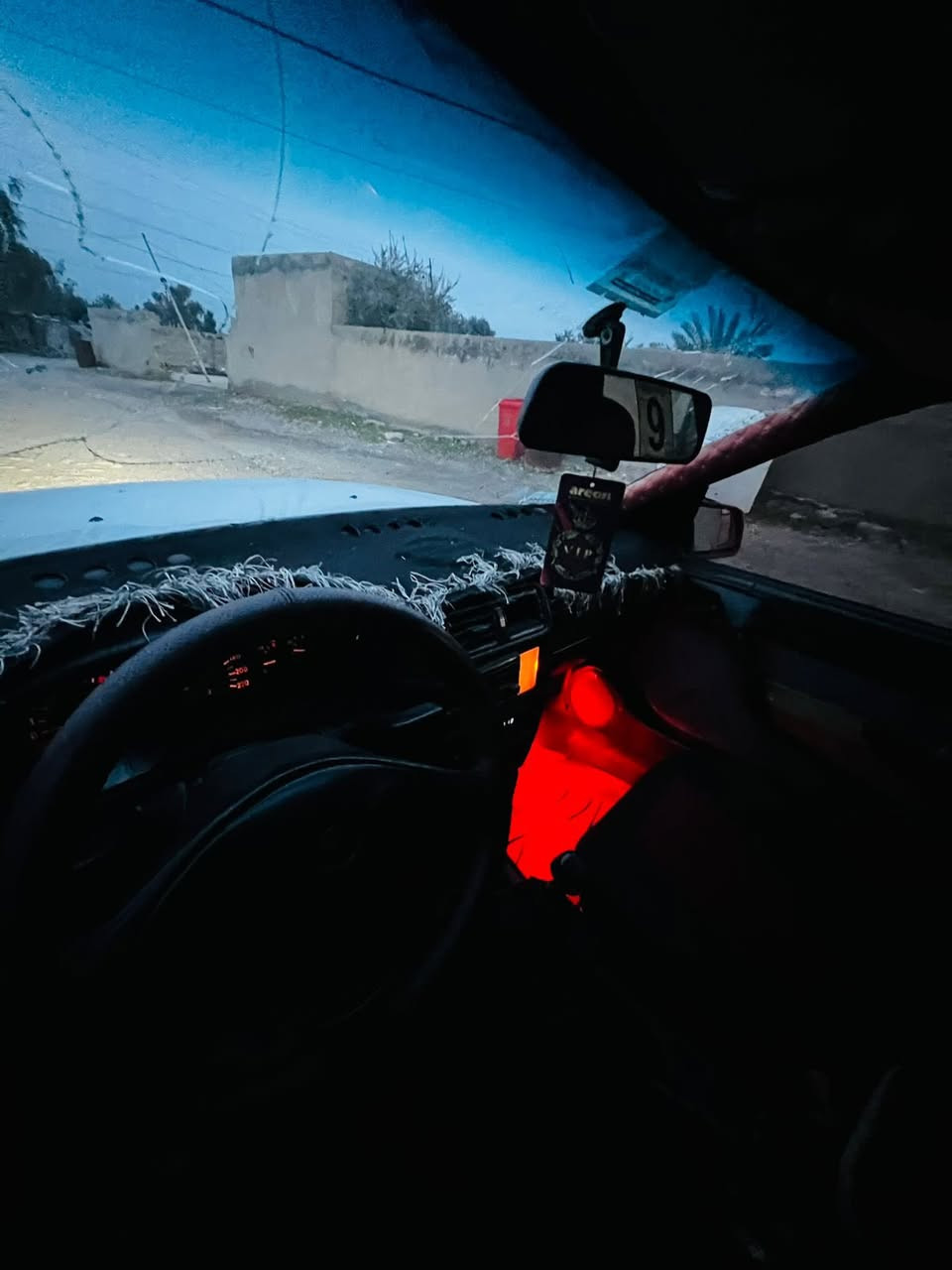 السلام عليكم
للبيع 

اوبل فكترا
حجم 18
موديل 1992
رقم أنبار مدفوع الگمرگ مالها
بس راعيها ما اندله ابيع ع وضعها 
محرك وكير شرط
صدر نظيف 
تايرات نص عمر 
كهربائيات كلها شغاله
السيارة جاهزه بس شغل وتوكل 

السعر 15 وبيها مجال قليل 
للاستفسار اتصل / ***********
