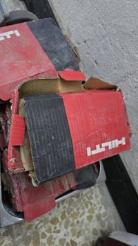 للبيع برغي بهاذه الشكل وزن سعر الكيلو ١٢ الف للمفرد المتوفر  ٢٠ كيلو ....