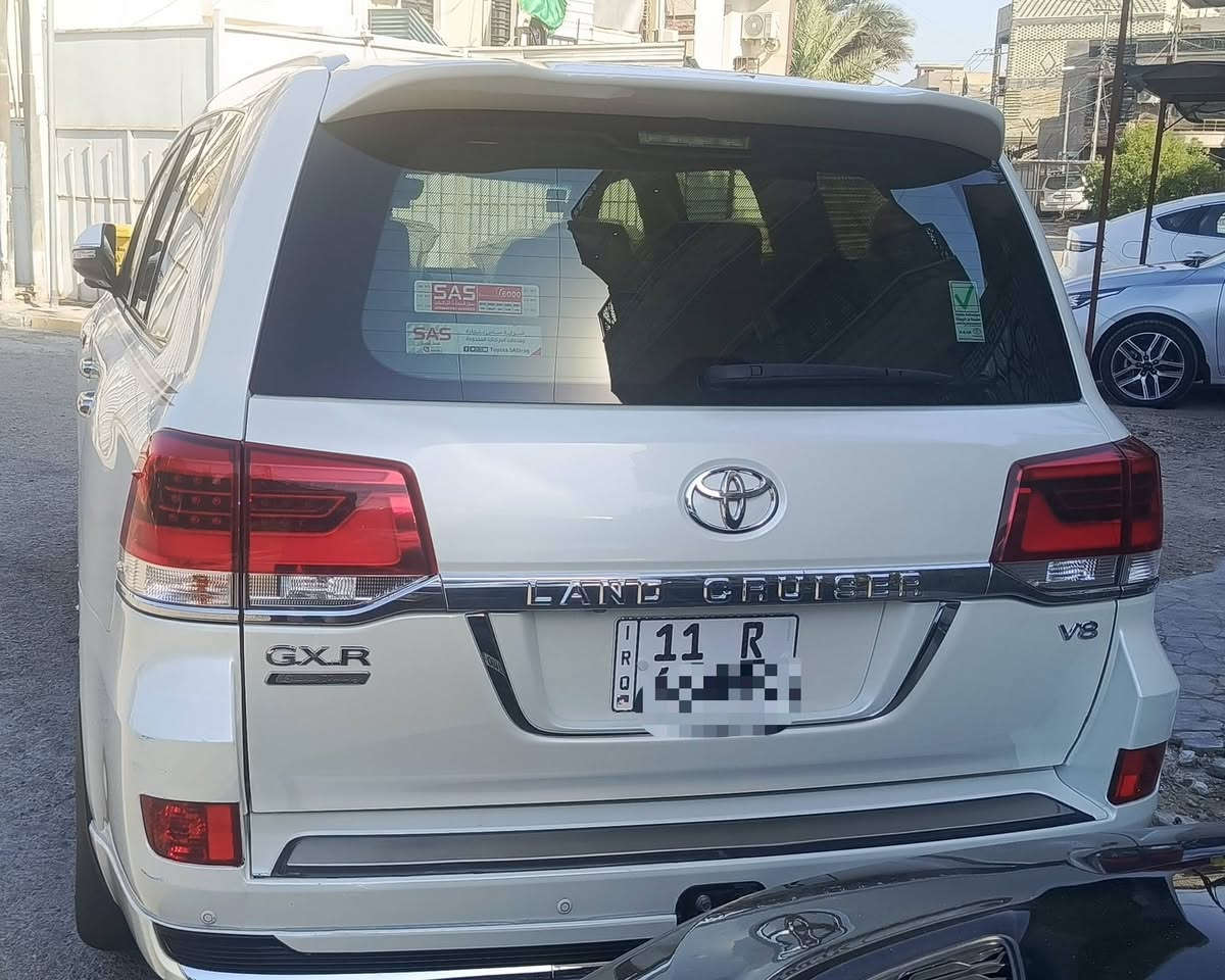 السلام عليكم 
لاند كروز موديل 19 شركة ساز باب اول فول مواصفات محرك 8 سلندر ٤٦٠٠ رقم بغداد الجديد مكفولة من الصبغ والضربه والتبديل ماشيه 67 الف كيلو السعر ٥١ الف دولار الشراي يتصل ويدلل 
للاستفسار الاتصال على الرقم ***********
