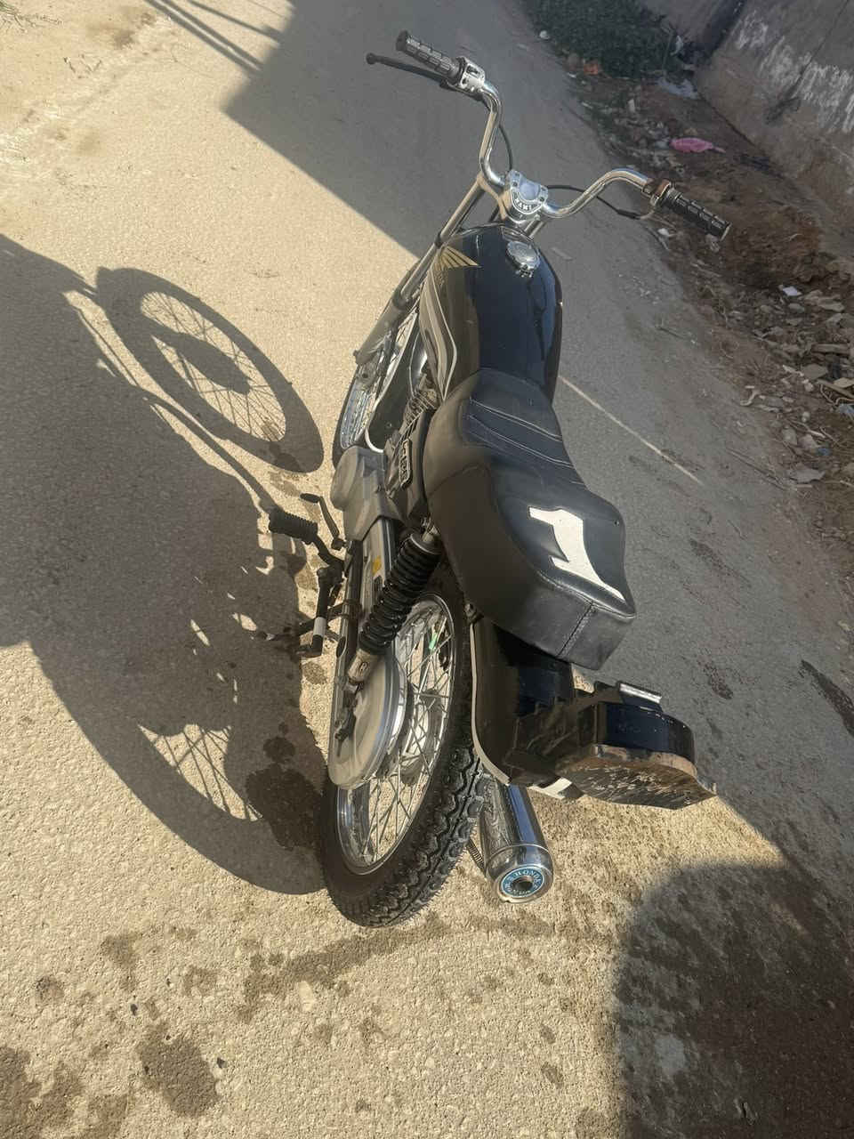 سلام عليكم شباب  
دراجة اربعه كير للبيع  مديل 2020   وكيلهة الربيعي شاصي نامه شلامجة شرط دراجه اصولي بأسمي اوراق اصلية 
دراجه خير من لله شلعه ونعومه ورزانه فول معايزه برغي تراي وين متريد العنوان النجف لاشرف كوفه ناحيه الحرية للأستفسار ***********
متواجد خاص ايضاً.
