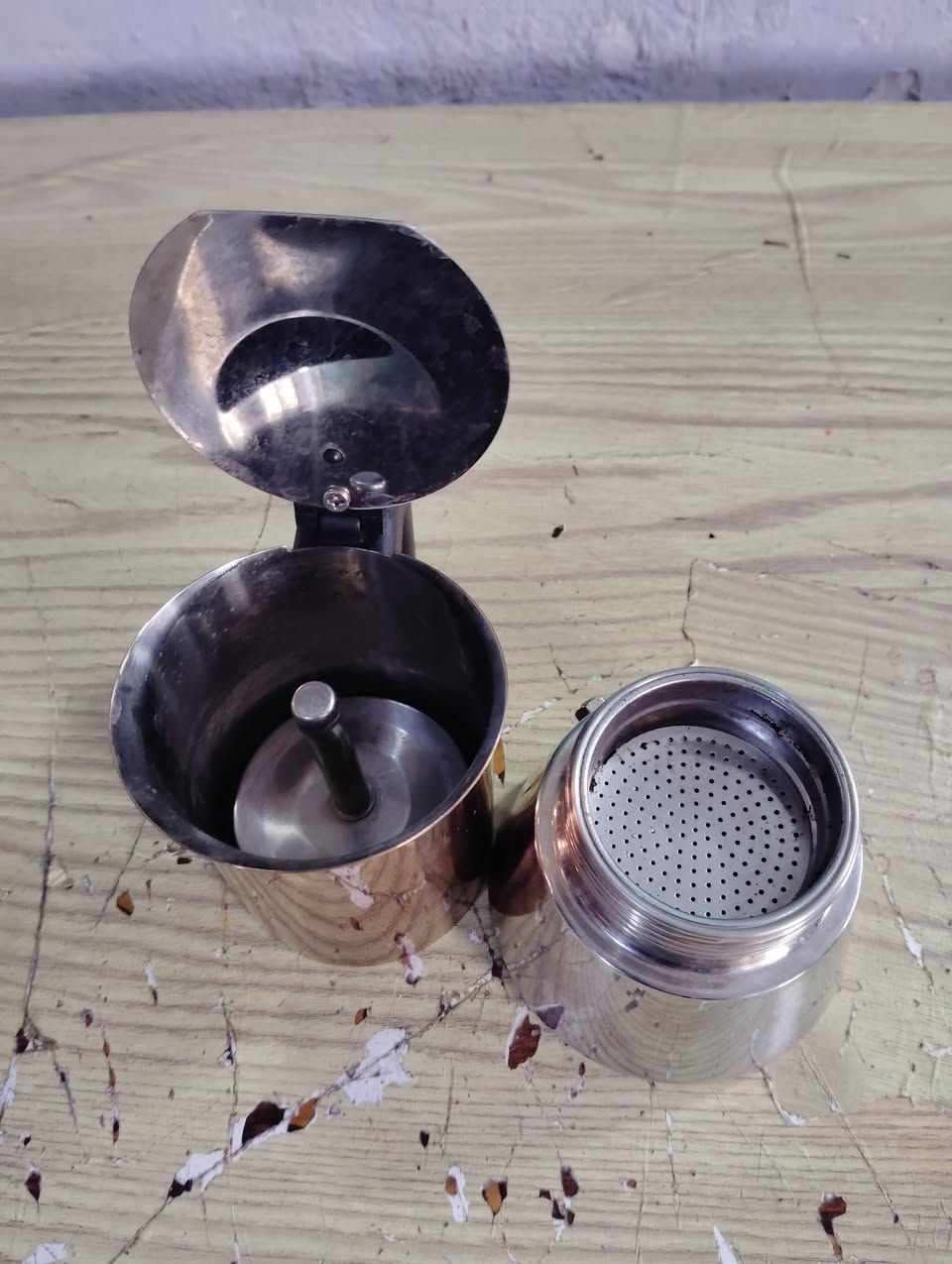 القطعة الأخيرة ..
موكابوت
استيل لونين اخو الجديد
ثلاث فناجين ..
يوجد توصيل للمحافظات ..


**إذا كنت صاحب هذا الإعلان وتريد حذفه لأي سبب، رجاءا أرسل رسالة إلى الدعم الفني**