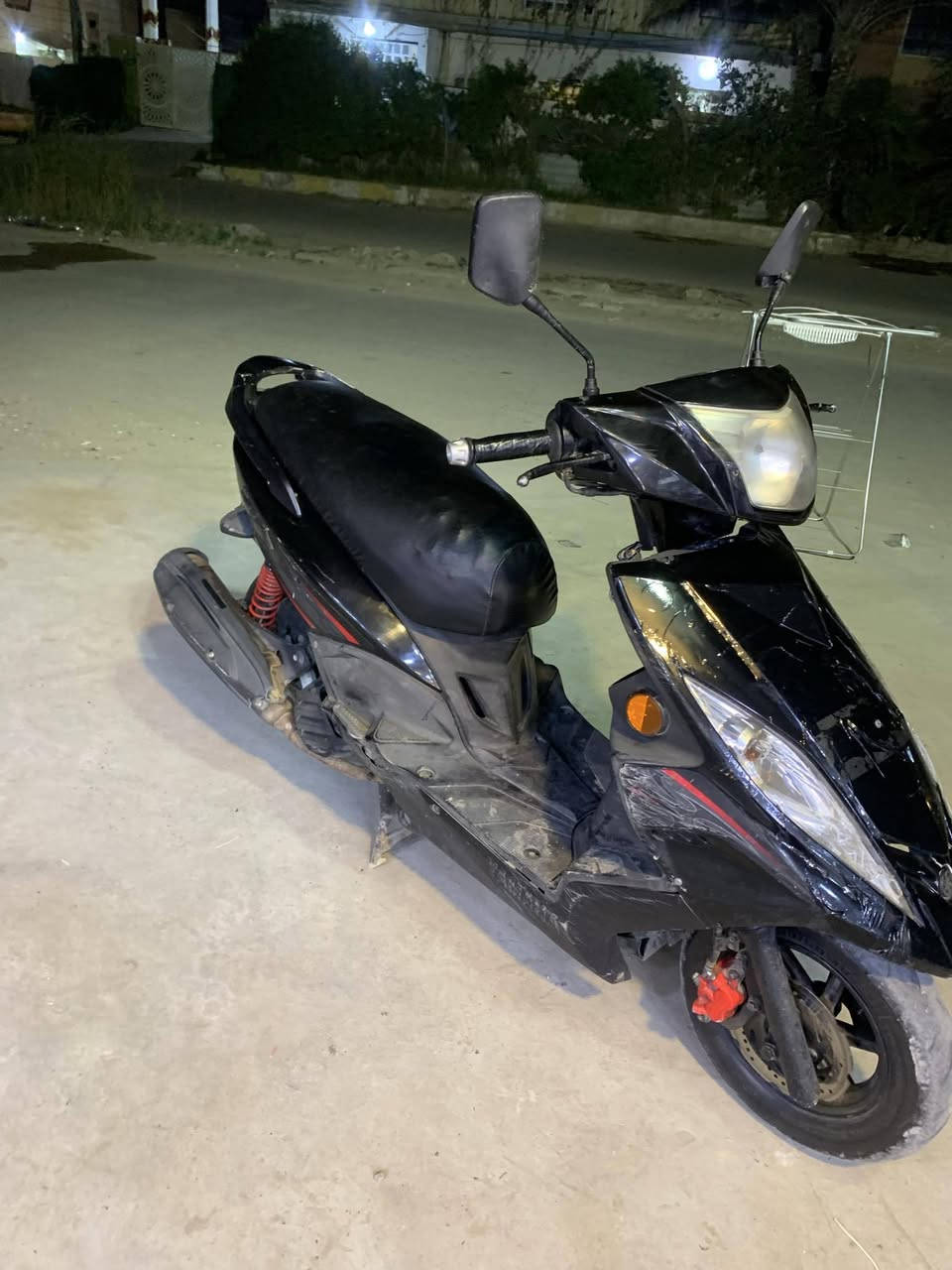 جي تي ار للبيع بيها بس بجم تعبان مكينه مكفوله دراجه مصارلها 4 اشهر من نزلتها من رمبه  ترايك وين ميعجبك السعر خاص  للتواصل واتساب ***********
