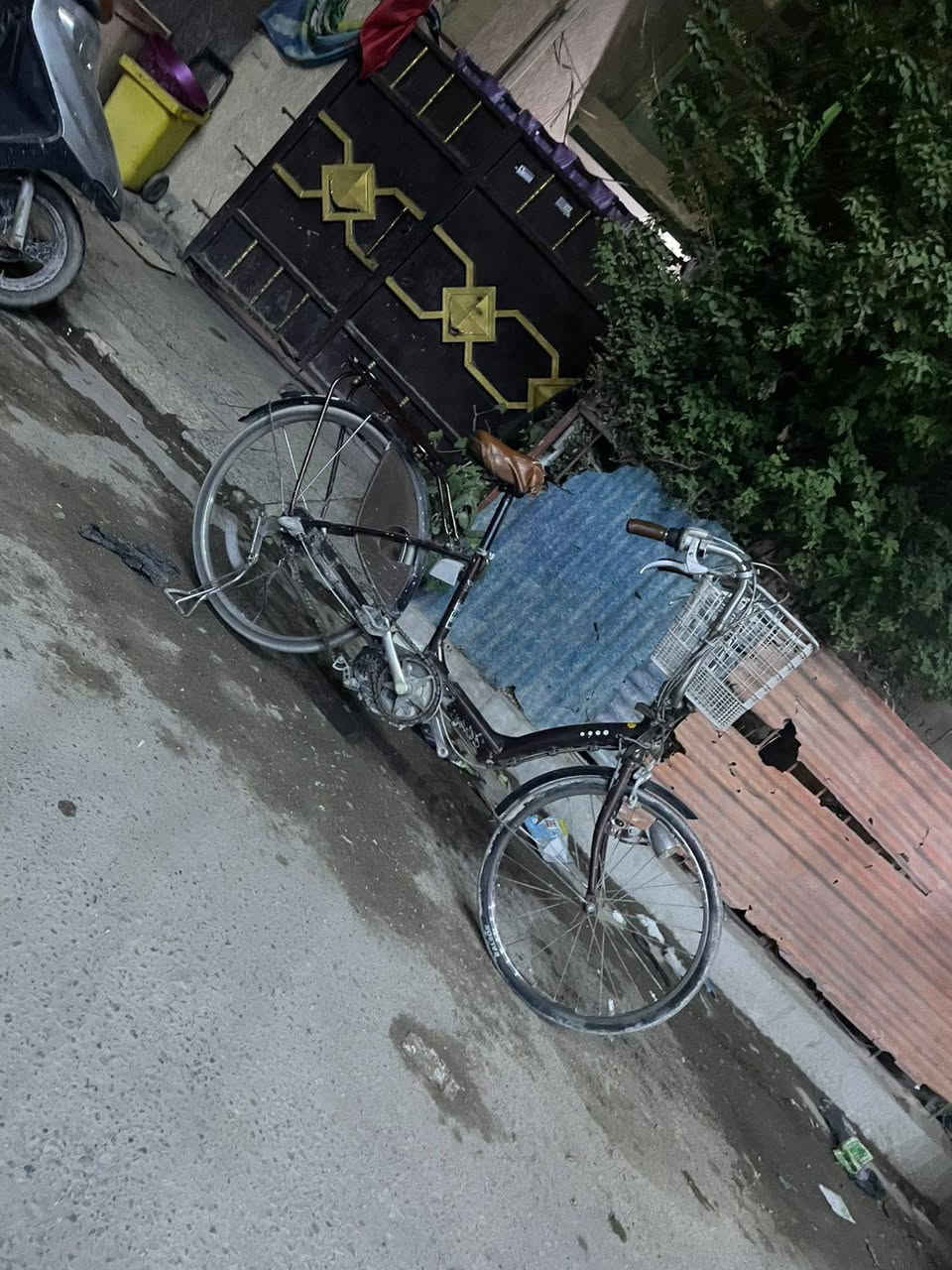 السلام عليكم من رخصه الادمن
بايسكل شحن ياباني مابيه اي نقص بس بطارية وبيه نمرات 
الصينية مالته موجودة والقفل مالته همين بس اني شايلهن
لأن جديدات 
التواصل على هذا الرقم *********** واتساب
السعر:120وبيه مجال
