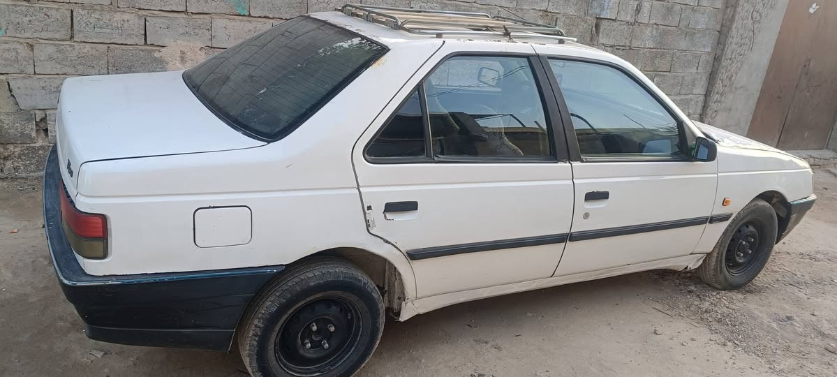 سياره بيجو نظيفه مكينه جديده 2009 سياره مداور ما عليها غرامه السعر 16 ورقه سياره مناسبه بيع مستعجل *********** مكان السياره بالنجف
