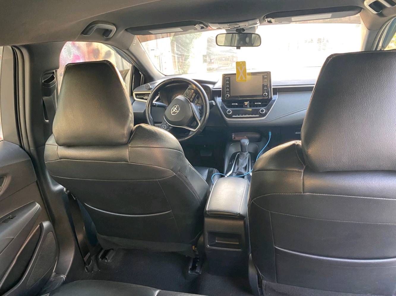 السلام عليكم 
للبيع 
كورولا 2020 وارد أمريكي 
رقم أربيل سيارة باسمي تحويل ثاني يوم ..
((ضرر كما موضوح بل صور)) 
مواصفاته 
ويل كب ١٨رياضي 
لا يت زنون 
اشاير بلمري 
نظام ECO
قيادة ذاتية
نظام سبورت 
مانع الانزلاق
محرك 2000
كير10نمر 
رادار امامي 
نظام تحديد مسار 
مثبت بسرعة
هاند بريك بصمة 
كشنات جلد 
داخل ألوان اسود 
وتخم تاير جديد 
فول تحكم سترين +تحكم شفتات 
كأمره خلفية 
السيارة نظيفة وجاهزة
العسر ١٦٠ بيهه مجال بسيط 
رقم شمالي 
العنوان : ديالى / بعقوبة 
التفاصيل و الاستفسار 
الاتصال ع الرقم ***********