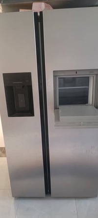 ثلاجة • للبيع