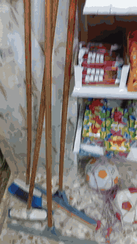 اسواق للبيع سعره 2مليون و750 وبي  مجال ايجار المحل 150
يحتوي 3عارضات  ومجمده وميز و4كامرات وشاشه بلازمه وجهاز مفرغه هواء. 

الدخل 150الى 200 ع شارع العام  العنوان كربلاء  الجاير قرب مطعم احمد الشبلاوي  رقم الهاتف ‏‪0778 247 2679‬‏
