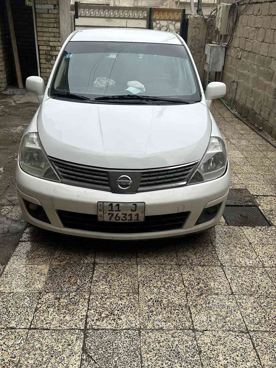 نيسان ڤيرسا للبيع السياره بدون ظربةوبدون صبغ فقط دعاميات صبغ السياره  كروز سرعه تدفئه تبريد شاشه اندرويد مضخم صوت امبي فاير وبيهه طخه صغيره بالجاملغ الامامي اليمنه السعر 85ورقه وبيه مجال للشراي 
الاتصال ***********

