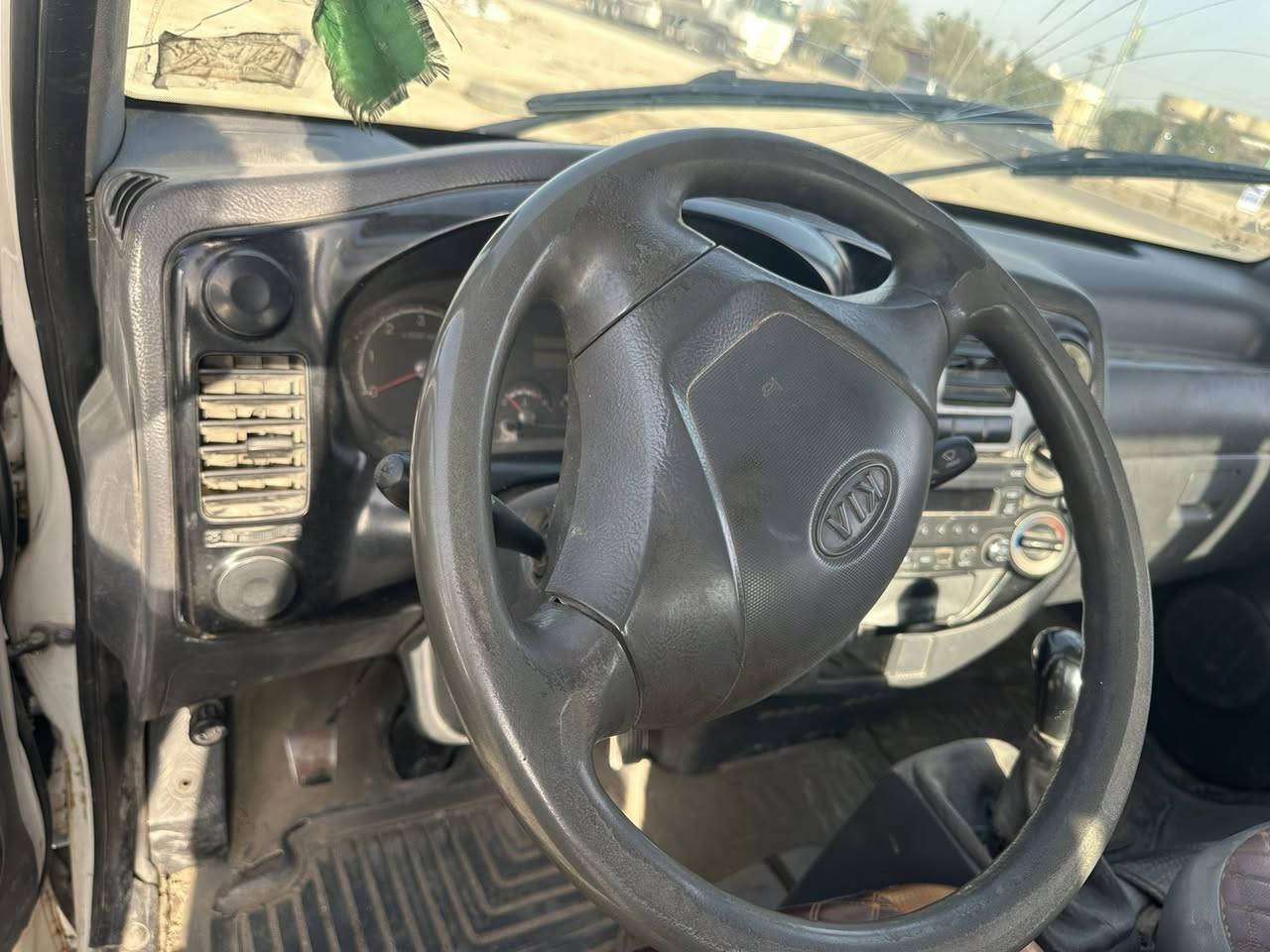 السلام عليكم 
كيا حمل موديل 2700 
موديل ٢٠١١ 
للبيع السعر المطلوب ٩٠$ 
مكفوله من الضربه 
المكان بابل السياحي 
***********
