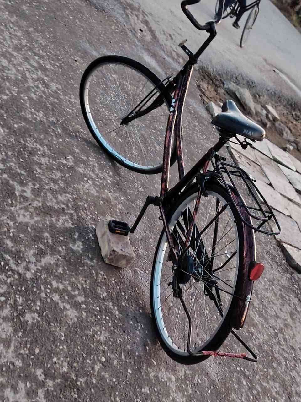 السلام عليكم بانسكل لل بيع باسكل نضيف كلش شخط مابي مكاني رميثه حجم 26 السعر 110 وبي مجال لل شراي


**إذا كنت صاحب هذا الإعلان وتريد حذفه لأي سبب، رجاءا أرسل رسالة إلى الدعم الفني**