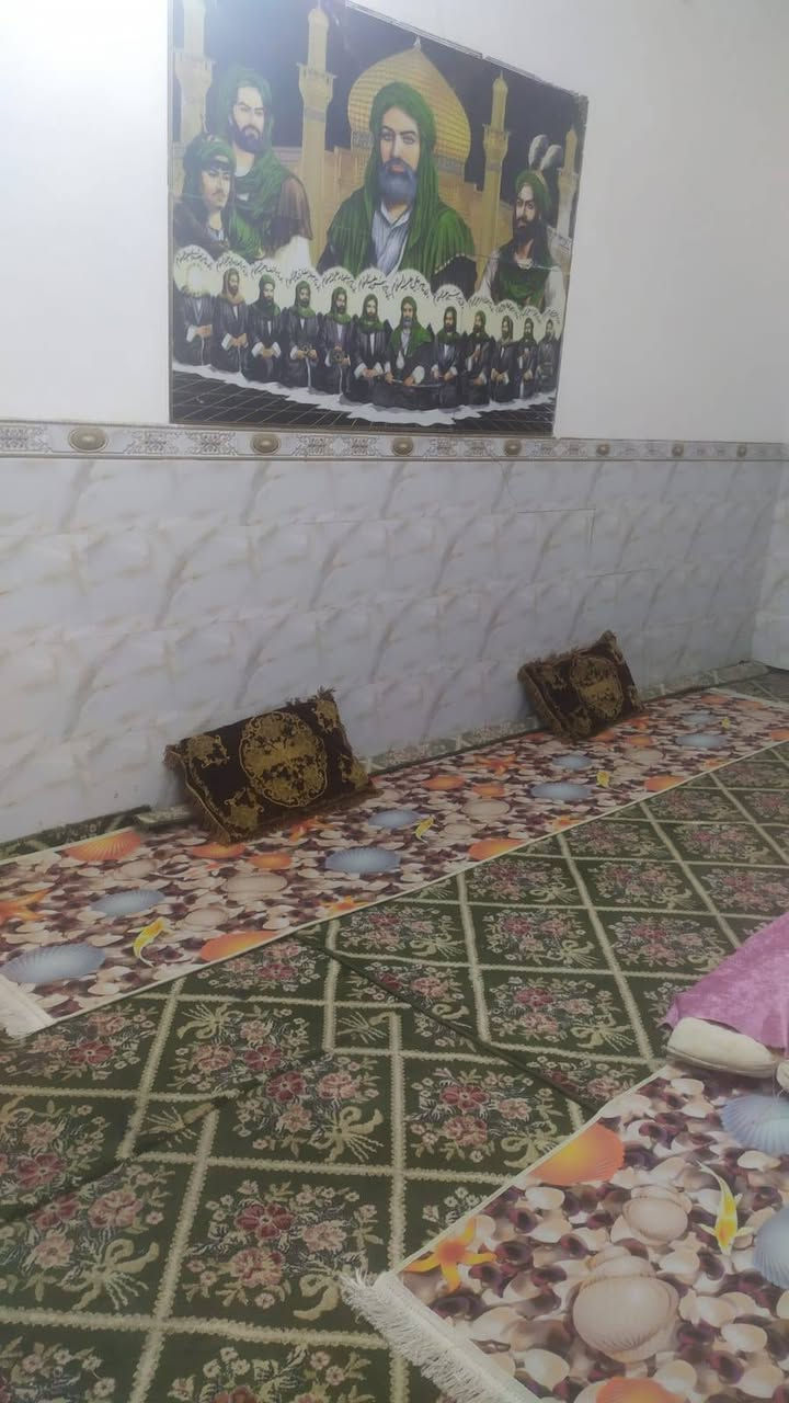 بيت رهن 100متر قيمة الرهن 11مليون غرفة نوم وصاله ومطبخ واستقبال قرب جامع ام البنين عليها السلام مدة الرهن سنة قابل للتفاوض للاتصال*********** مكتب بركات الحسين عليه السلام
