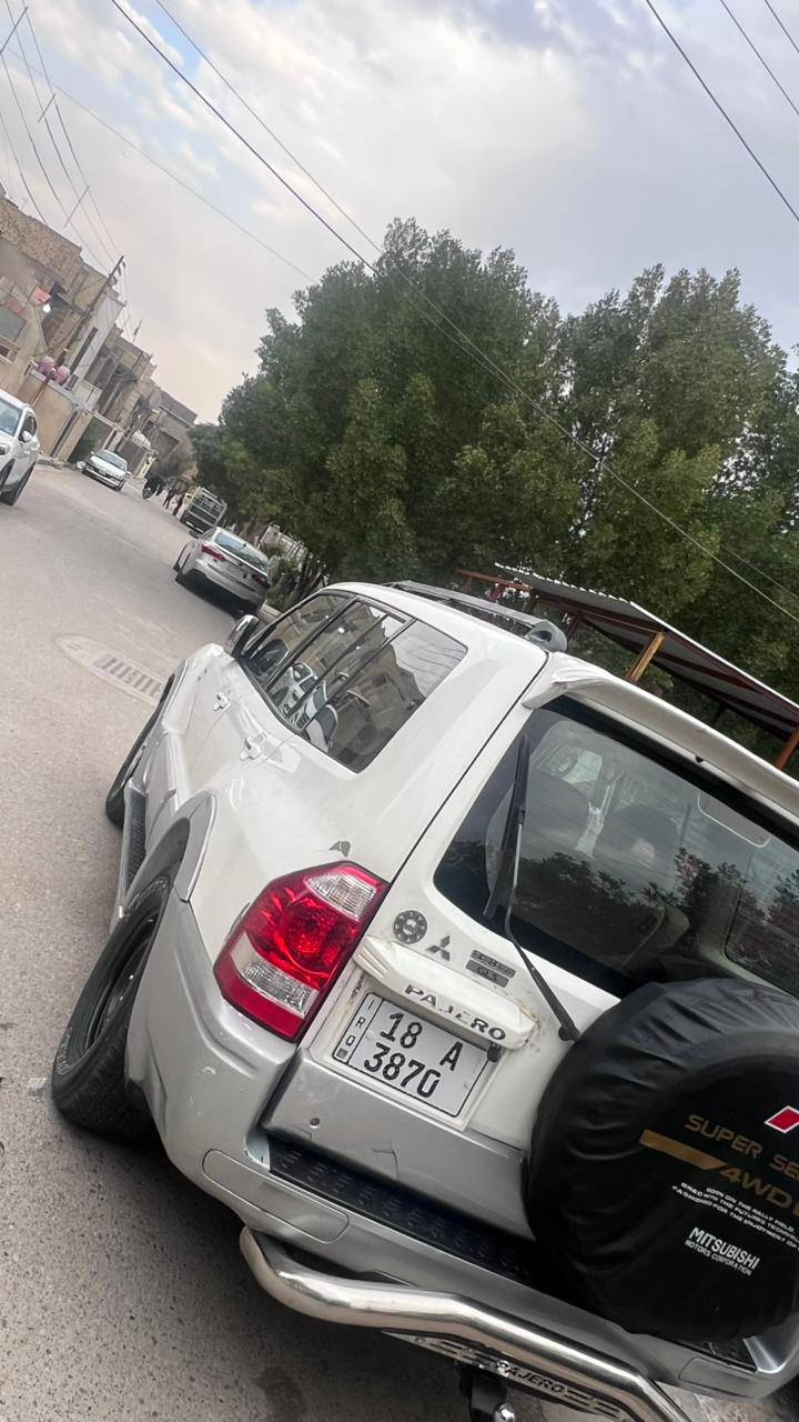 السلام عليكم باجيرو ال2006 السياره مكفوله من الكلبه من الجفيه فور ويل شغال مكينه وكير مكفولات تخم تاير حداديه غرفتها جديده لأبيه كسر وشديتلها شاشه وشاشات بل تجوه بس مامربوطات درع خلفي هوك سحب جام كهرب 
مري شفط  سكنات بلوجكترات امامي تبريد شغال 3 قطع رقمها بابل دولي هزه وسنويه جديده بسمي تحويل شوكت مايعجبك مكينه V6 سايد بريك شغال كيجات كله جديد جامه اماميه هسه شديتها طوافه بانزين جديده سبعه راكب السياره حلوه وكاعده ومرتبه ومال جناي  مكاني بغداد الكفائات قرب المدارس الجدد 📍
اريدها اب 78 وبيه مجال حك الجيه 
وبل عافيه على الياخذها 
للاستفسار الاتصال 
***********
