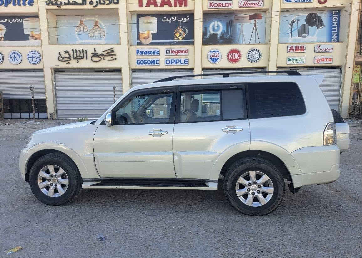 السلام عليكم
باجيرو 2010 رقم بغداد دولي ((بأسمي)) حبتور فول مواصفات 
مكينة 3500 
كير مكينة درجة اولى 
حدادية جديدة 
تبريد ثلاثة قطع درجة اولى 
السعر 110 وبيه مجال 
مكاني بالحلة 
للاستفسار 
 ***********
