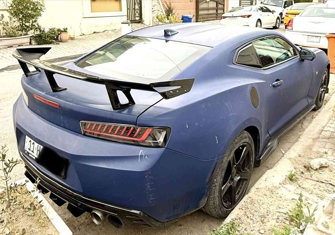 السلام عليكم 

للبيع او مراوس حسب القناعه   💯

شوفر كمارو   ✅
موديل ٢٠١٦ ✅
محرك ٦ سلندر ٣٦٠٠ نظيف جدا  ✅
لون ازرق طافي ✅
صدر امامي نظيف✅
 صدر خلفي نظيف  ✅
شاشه كبيره  ✅
كاميرا خلفيه ✅
سستم صوت ✅
كشنات جلد جوزي كلش حلوه   ✅
كشنات كهرباء  ✅
كير اوتو نظيف  ✅
بجم زنون ✅
لايتات عدسه ✅

عليها إضافات :
بجم اس اس 
لايتات حاجب 
عدسات 
كفرات باتمان
دوسات زت ون
سكوبات جانبيه
سبويلر ون ايل 
دفيوزر زت ون 
بك لايت مميز جدا ليد 

حادث السياره جاملغ فقط ومصبوغه طافي جماليه بدون ضربه وبدون دواخل وسونار موجود .

السياره حلوه  بالحقيقه احلى من الصور ترايها كلش حلوه والحمد لله مناقصها شي كامله قبل فتره سويتلها سيرفس كامل .

رقمً بغداد إنكليزي سنويه جديده وهزه جديده باسمي شرط التحويل ثاني يوم .

مكاني بغداد الاعظميه .

السعربالنسبه لهيج نظافه مناسب جدا ((١٠٥ ورقه )) وبيها مجال حك الجيه وأي نقص بيها أنزله  .

***********

أ.مروان النعيمي 

صلي ع نبيك 💯
