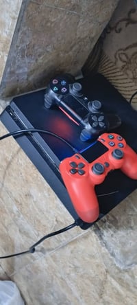 بلايستيشن 4 • اغراضه كامله • نضيف