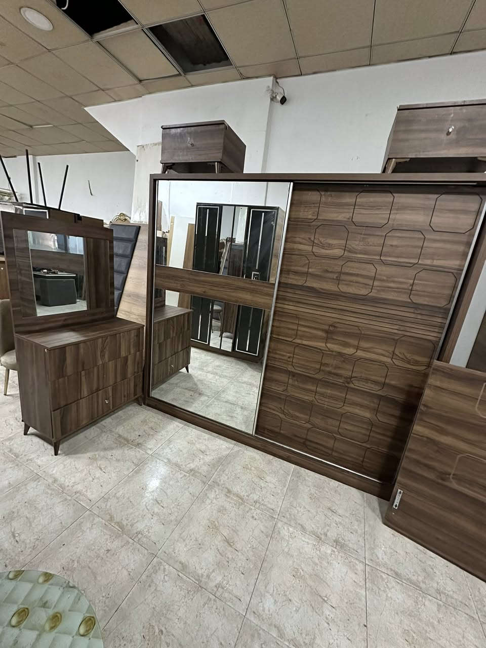 سسسعر 190 الف فقط 5 قطع ع قرب مجدي مول 
***********
واتس
