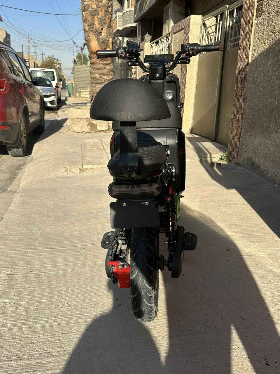 دراجه R9
موديل 2025
بطارياته زينات مع الشاحنه الاصليه 
و سعره 400 الف و بيه مجال 
للستفسار على الرقم /***********
