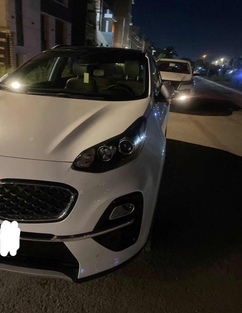 سبورتج خليجي 2019 شكل ال 2020
محركها 2000doch 
مكفوله من الصبغ كامل السياره 
ماشية 45الف كيلو استخدام قلبل  
رقم بغداد الجديد 
فول مواصفات 1/1 (بانوراما ، باب الصندوق كهرباء ، مري شفط ، كراسي كهرباء ، تبريد قطعتين ، سويج بصمه ، شحن لاسلكي ، شاشه كاربلي ،  تبريد منفصل ، حساسات امامي وخلفي ، وكامرا بلادي وباقي المواصفات المعروفه )
سعرها 213 ورقه 
بغداد اليرموك ***********
