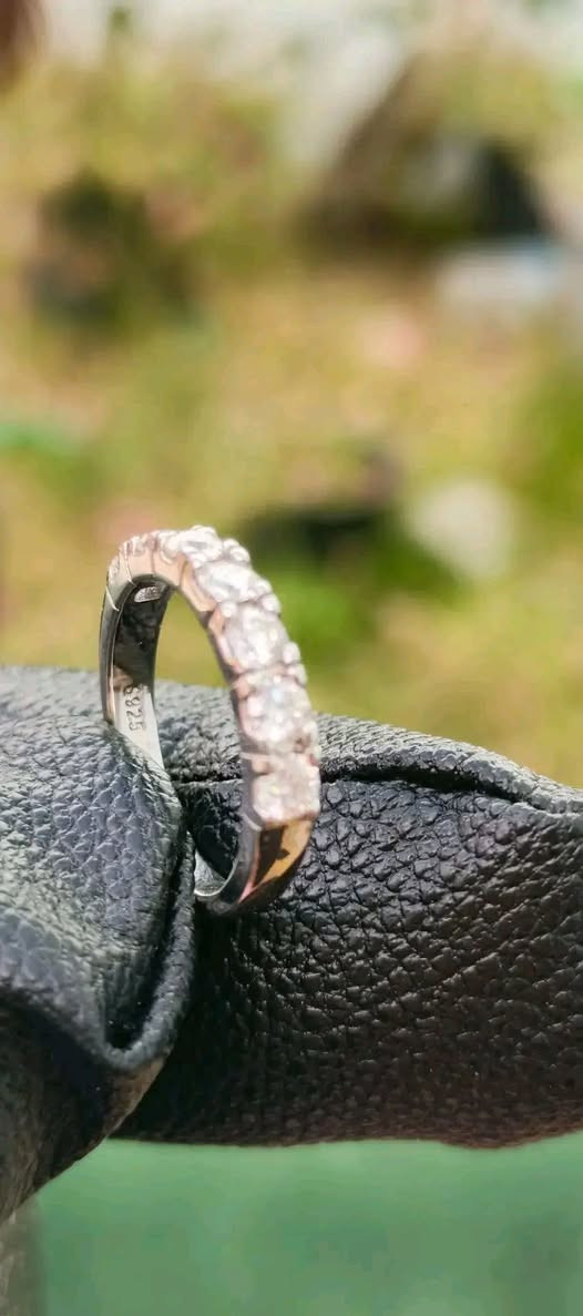 محبس موسنايت فضه مختوم 925 حجم ناعم حجمه تقريبا 5 ونص وياه شهادة  علئ اول تم 25 وبلعافيه


**إذا كنت صاحب هذا الإعلان وتريد حذفه لأي سبب، رجاءا أرسل رسالة إلى الدعم الفني**