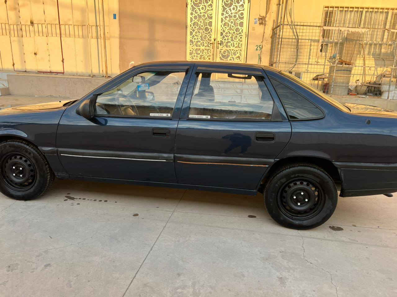 سلام عليكم اوبل فكترا موديل 1990 حجم 18 اوتومتيك سنويه شهر منتهي كوبون بنزين موجود كير محرك بشرط لا صرف ولا بخار 4 طيرات جديد  حداديه كامله هزه جديد تحويل ثاني يوم سياره بدون حادث هيلال بلادي سعر 43 بي مجال بسيط عنوان سياره كركوك كراج شمال رقم موبايل *********** كركوك, العراق
