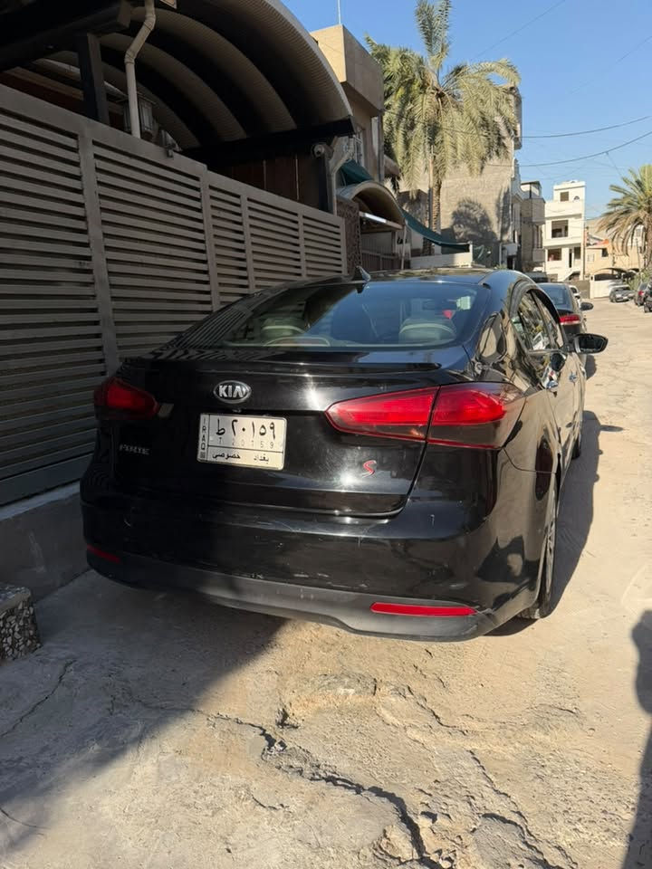 من رخصة الادمن
عندي فورتي وارد أمريكي موديل ٢٠١٧ معروضة للبيع باسمي تحويل ثاني يوم ماشية ١٤٠ . موجود السونار بالعراق سعرها النهائي 95 ورقة وهاي صورها
***********
