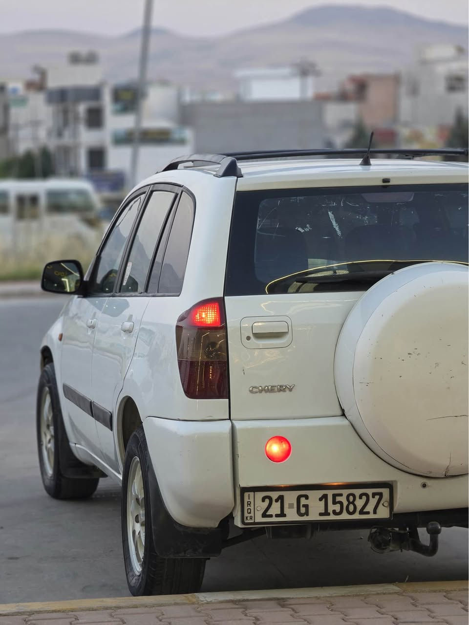 شيرى تيگۆ 
مۆديل 2007
مەکینە 20  گێر سیم مەرخوب
گێرو مەکینەی بەشەرت 
بێ تەقەو ڕەقە و
تایەو ویلی تازە 
یەک پارچەی بۆیاخە بێ ناو گرتن 
جام کارەبای و کوشن کارەبای ئاوینە کارەبای 
هەموو گیانی بەشەرت بێ نوقسانی 
گۆڕینەوەیش ئەکەم لەسەر دڵ گرتن 
سعری ٥٣ مەعامەلە 
***********
شوین سلیمانی السليمانية, العراق
