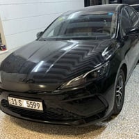 البيع بي واي دي سيل 5 اسود ملكي ام ويل كروم انتباه السياره جديده ماشيه...