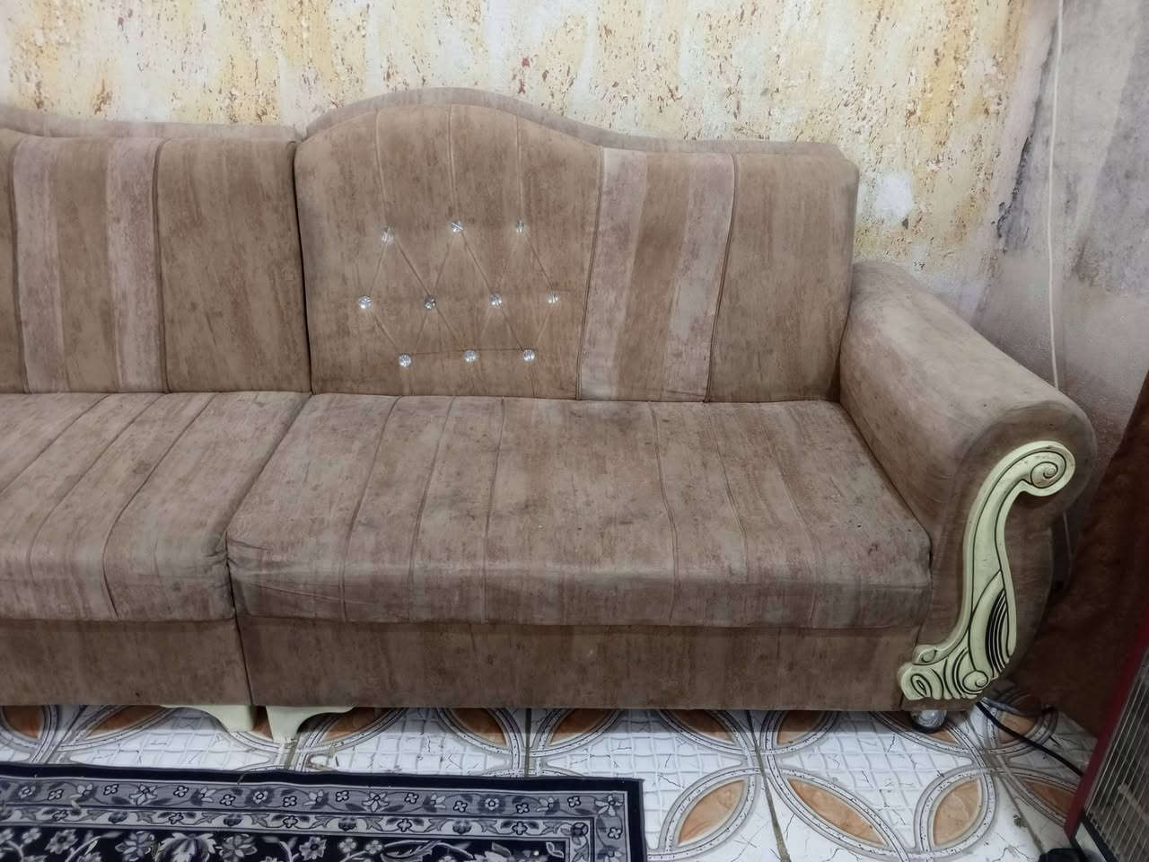 تخم 10نفرات للبيع سعرة 125 بي نقص 4 رجلين عنوانه رميثة ***********
