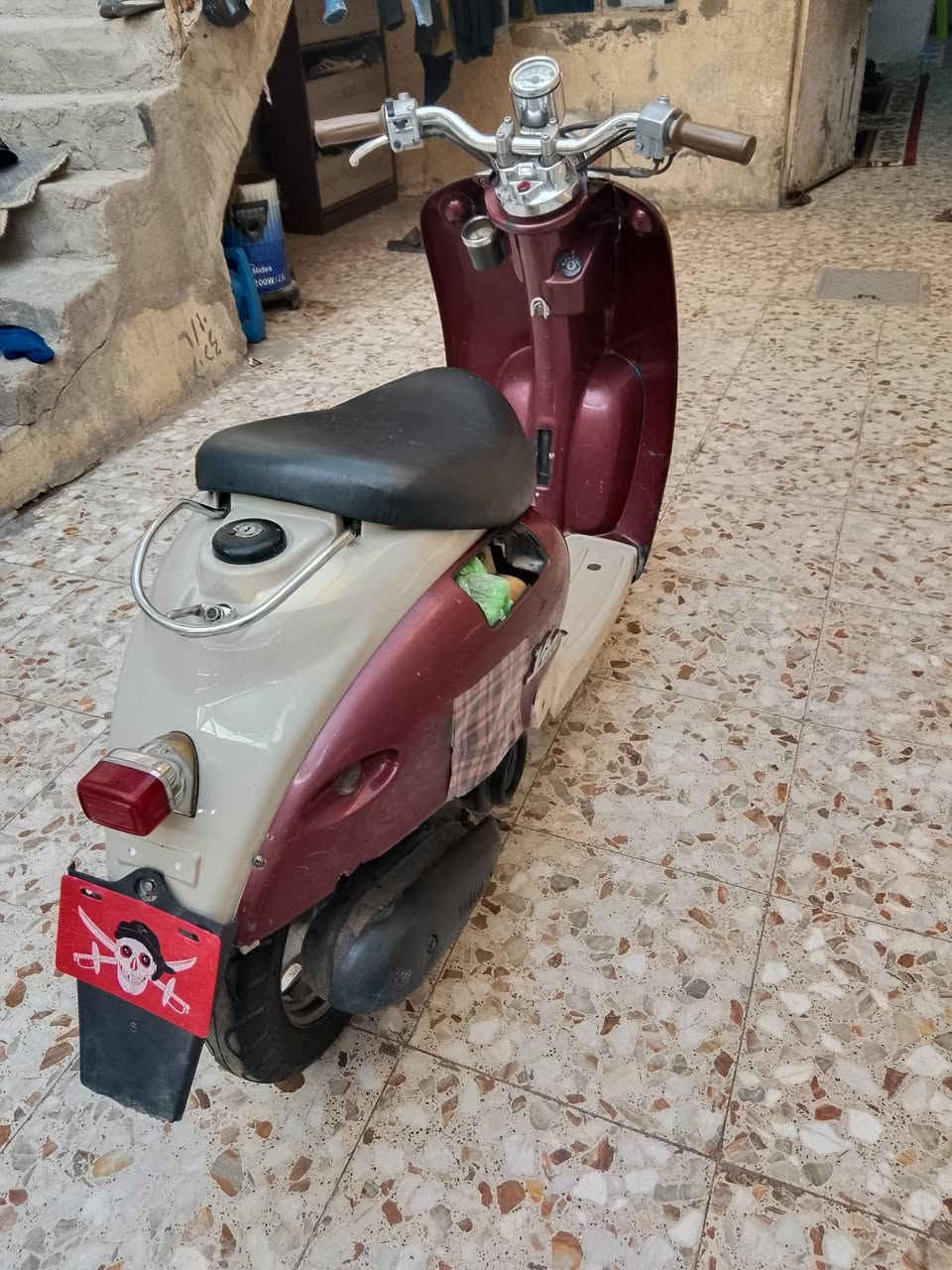 سلام عليكم دراجة كلاسيك كوم حديد ١٠٠  الرقم
***********
