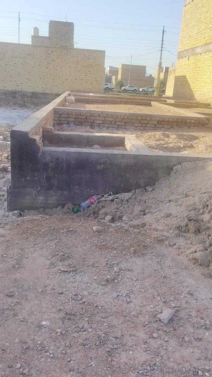 السلام عليكم بتلو للبيع المساحة متين متر بحجي حسن الثانيه  قرب المثييله بيت امعيفي اتصال، ***********

