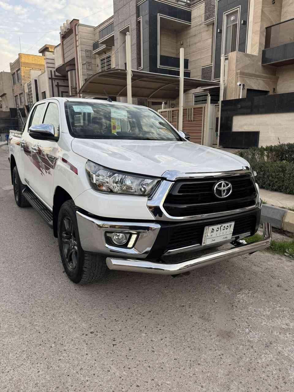 ساس  وبعدها بل ضمان شرط دهن و صيانة مجاني بعدها داخل الضمان نص موصفات
شاشة 
تحكمات استيرن جهتين 
كامرة خلفية
حساسات
داخل احمر 
ويل كروم 
اضافة درع امامي 
اخواني العزاء سيارة ساس أو (ساز) وبعدها بداخل ضمان 
ومكفولة كفالة عامة من صبغ و فتح وبارد وتبديل ومناقصها شي وخير من لله 
مكان سيارة بغداد حي البنوك
290
***********
