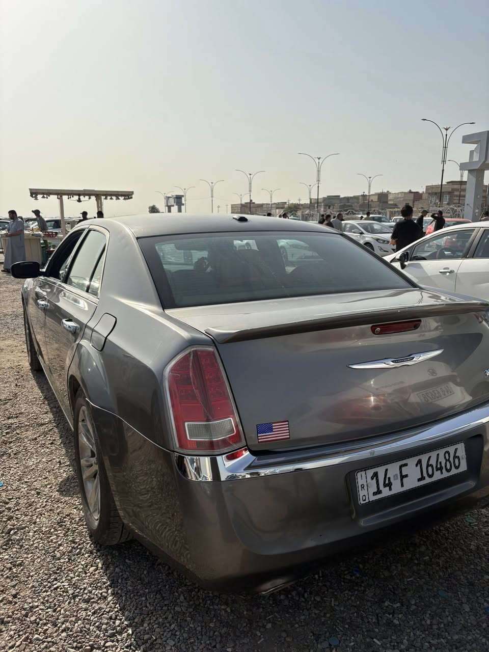 السلام وعليكم اوباما C300 وارد كندي موديل 2012 مكينه كفاله 3600 بدون حادث او ضربة بيها صبغ  بل قمارة صبعين صبغ والهلالات مال جاملغات ومثل ما موضح بل صور وبيها عته خفيفه بل كير اذا جانت السيارة باردة بس تحمه تختفي العته بسمي رقم بصرة مصفرة غرامار تبريد شغال حدادية ورة وكدام جديدة عليهة ادامه مكينه بلكات ومجاول وتنضيف منضومة سيارة جاهزة ترايك لبغداد
السعر 132 ورقة 
العنوان بصرة الزبير 
الرقم ***********
اي استفسار تفضل وبل خدمة
