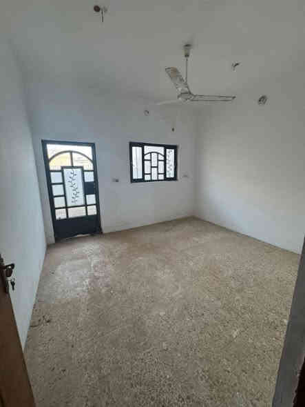 🔥 شقّة للايجار | حي الفرات – على الشارع العام🔥

🔹 الموقع: حي الفرات، مقابل جامع الإمام المهدي

🔹 تفاصيل الشقّة:
 • 🛏️ غرفتين نوم
 • 🛏️ صالة
 • 🍽️ مطبخ
 • 🚿 صحيات

🔹 الإيجار:💰 350 ألف

~~~~~~~~~~~~~~~~~~~~~
‏‎📞 للاستفسار والتواصل:
‏‎🔹 مراسلة الصفحة او واتساب مباشرة

 📲 ***********

#دار #بيت #مشتمل #شقة #ايجار #للايجار #ديوانية #بيع #للبيع
